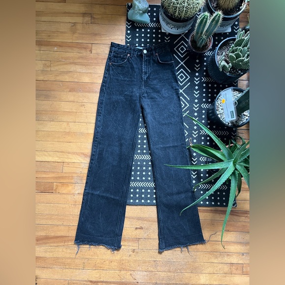 Zara High Rise Wide Leg Jeans - Picture 1 of 7